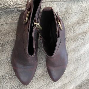 Nine West boots size 6